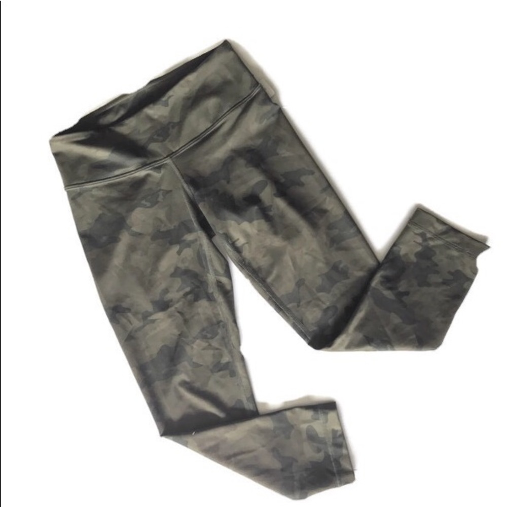 Lululemon RARE Crop Leggings Green Camo 2 pocket - Picture 1 of 8